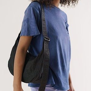 Baggu Medium Crescent Bag in Black ☕️